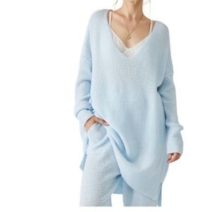 Free People Intimately Cozy
NWT
Pullover Size small